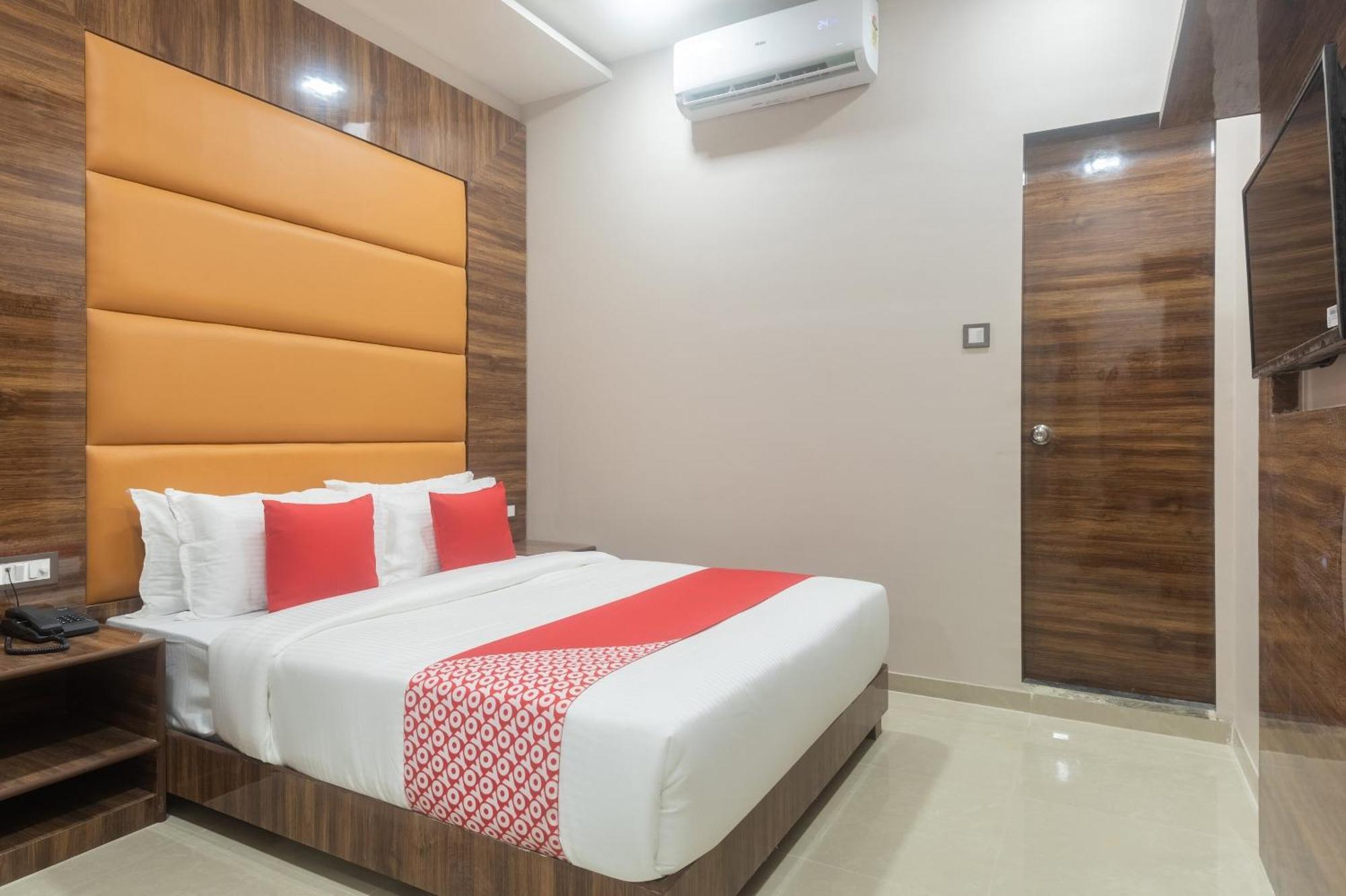 OYO 30693 Hotel Blue Executive Mumbai Exterior foto